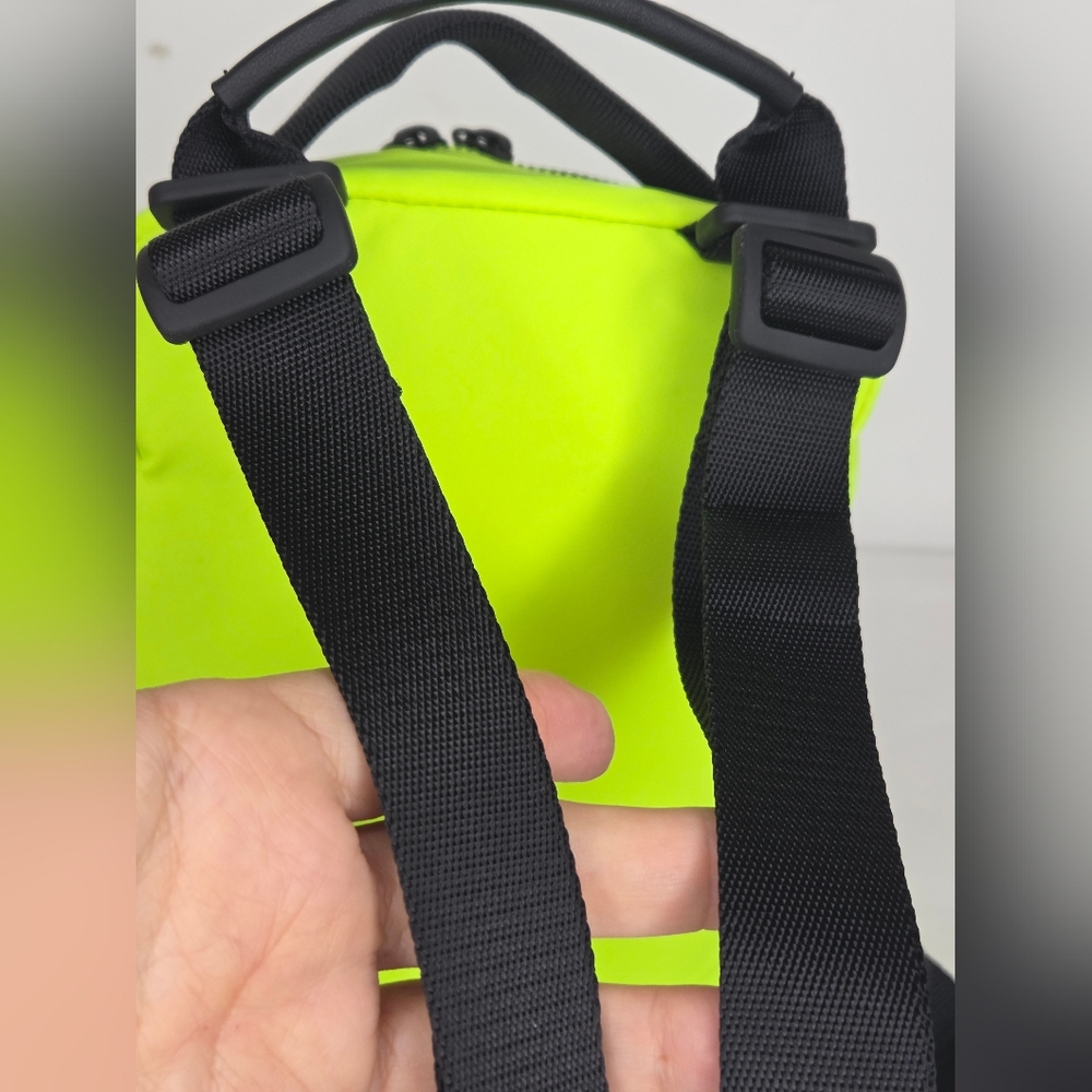 Lululemon 9"x9"inch Micro Neon Green/black Women's BackpackCity Adventurer - Picture 5 of 14